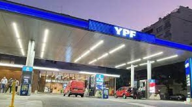 Estiman que YPF subiría un 10% el precio de sus combustibles este mes